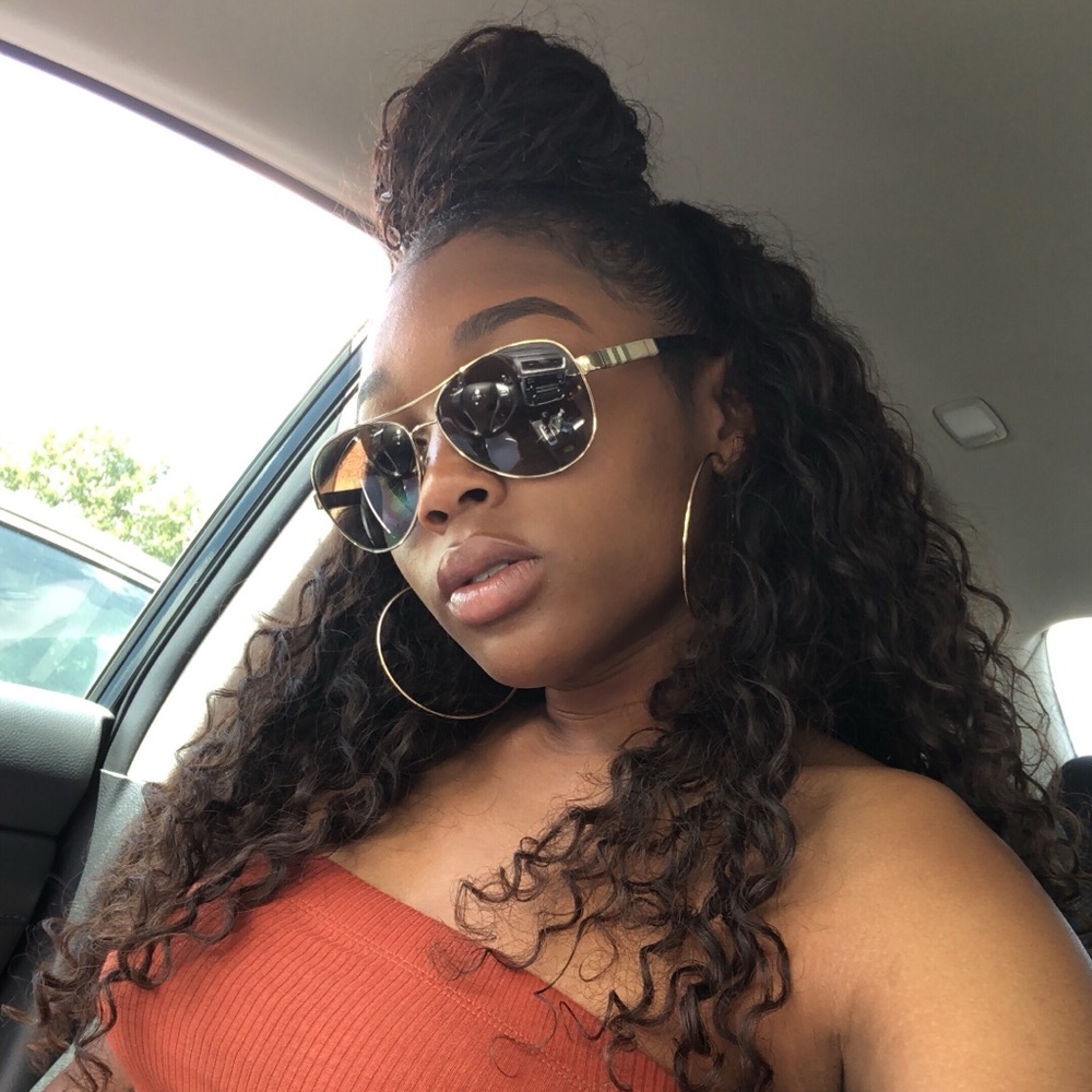 Meet your Posher, Jessica